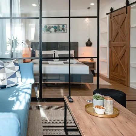 Botun Luxury Apartment *