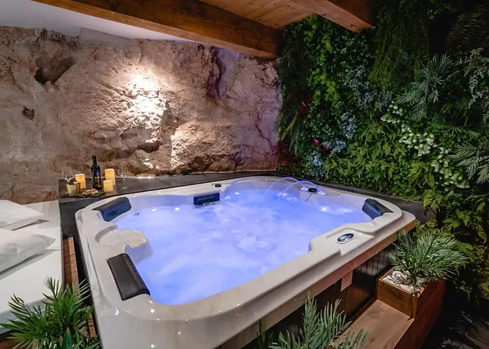 Botun Luxury 아파트 시베니크