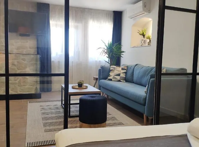 Botun Luxury 아파트 시베니크